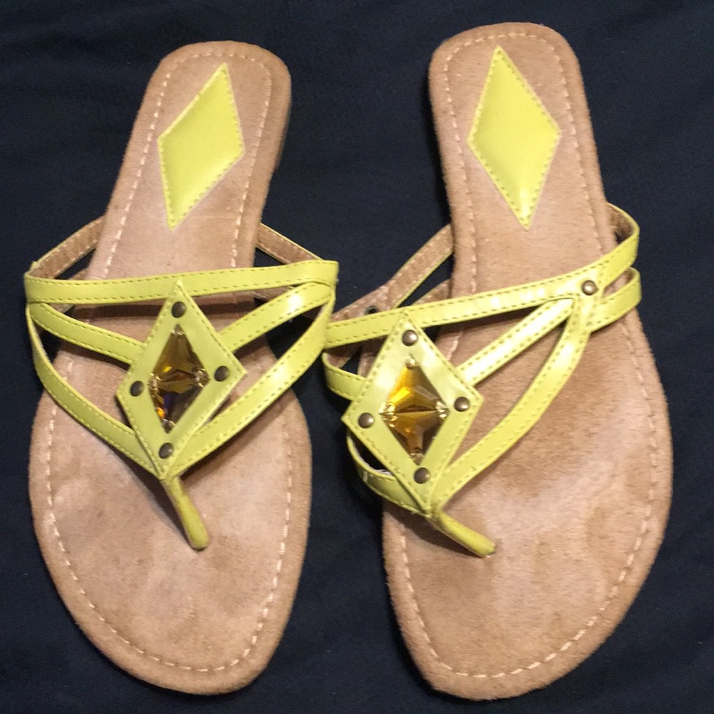 Sandals size 9 lightly used very nice **3 for 15**